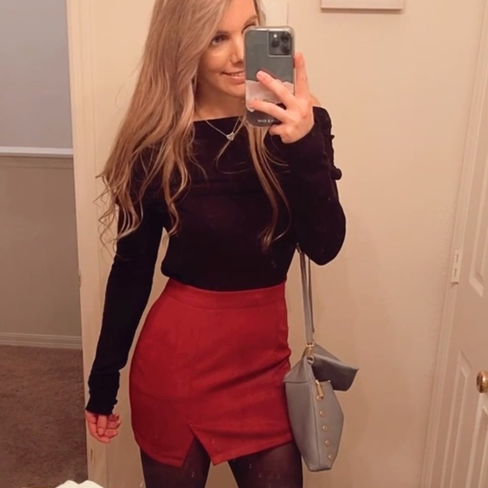 Small suede burgundy skirt-brand new